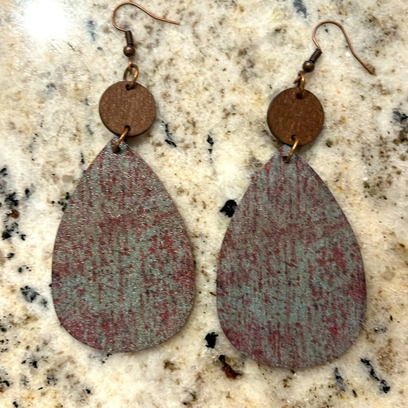 Vintage Droplet Shape Dangle Earrings - Picture 2 of 4